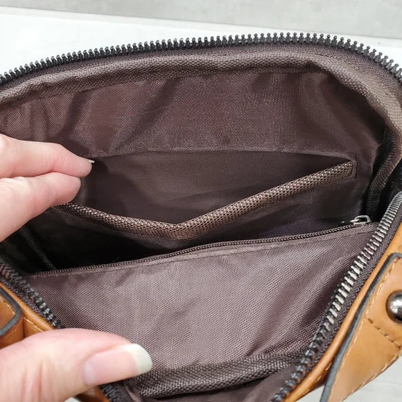 Weixier travel bag men's brown leather 9×10×2 inches adjustable strap NEW
